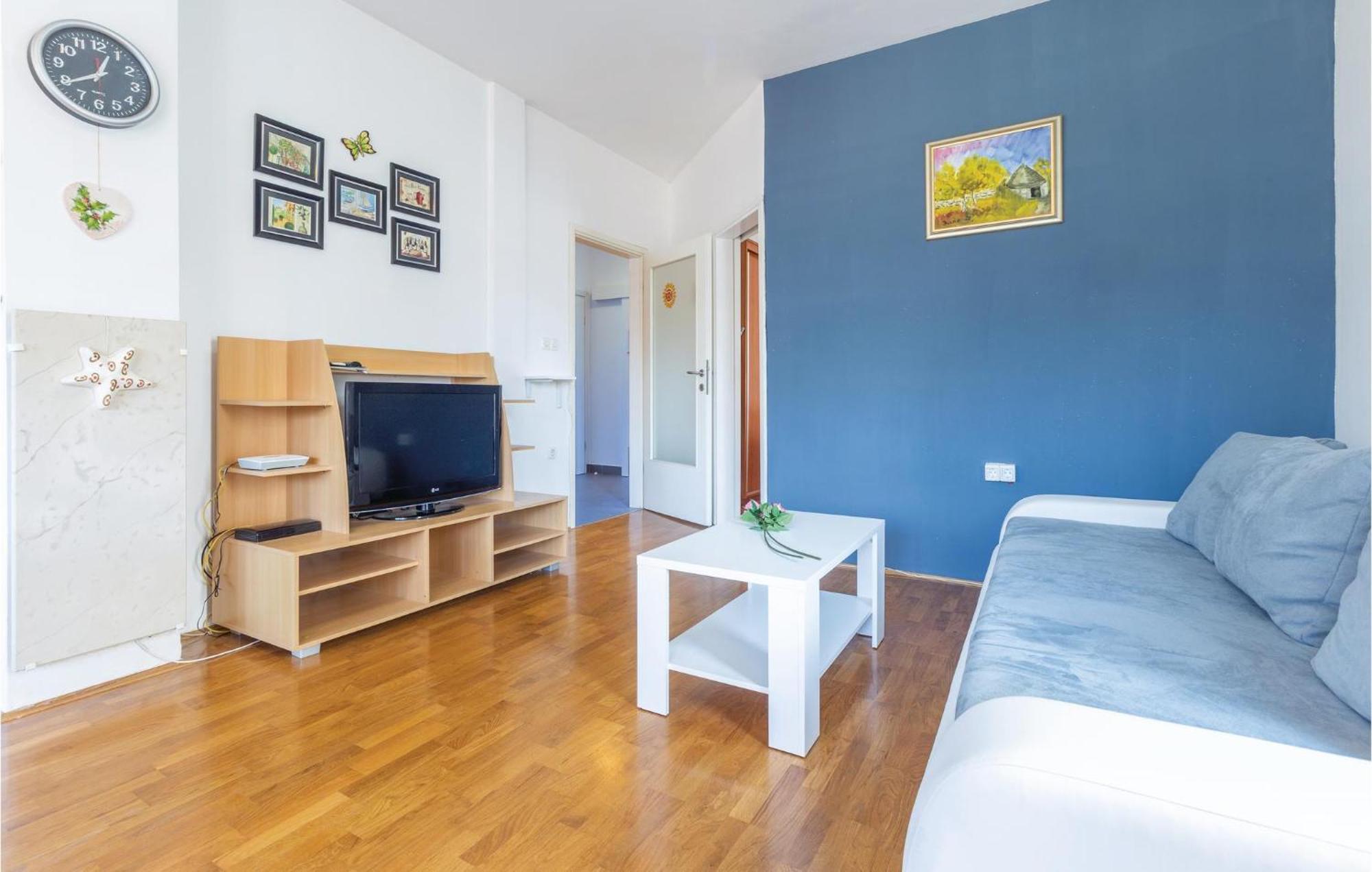 Lovely Apartment In Umag With Kitchen Eksteriør bilde